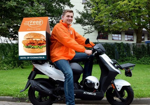 DELIVERYMASTER SCOOTER BIJ FOODMASTER. BEZORG DE LEKKERSTE SNACKS
